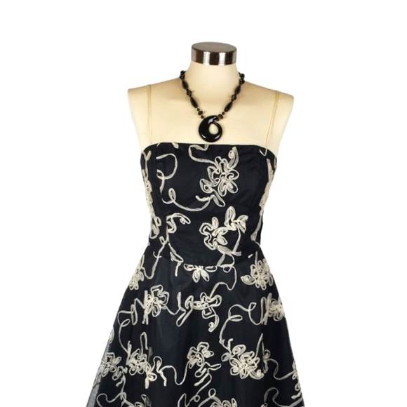 Roberta Black & Cream Floral Embroidered Boho Spaghetti Strap Mini Dress - Picture 3 of 13